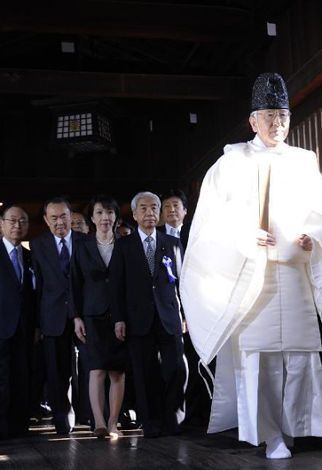 安倍內閣&ldquo;拜鬼&rdquo;史